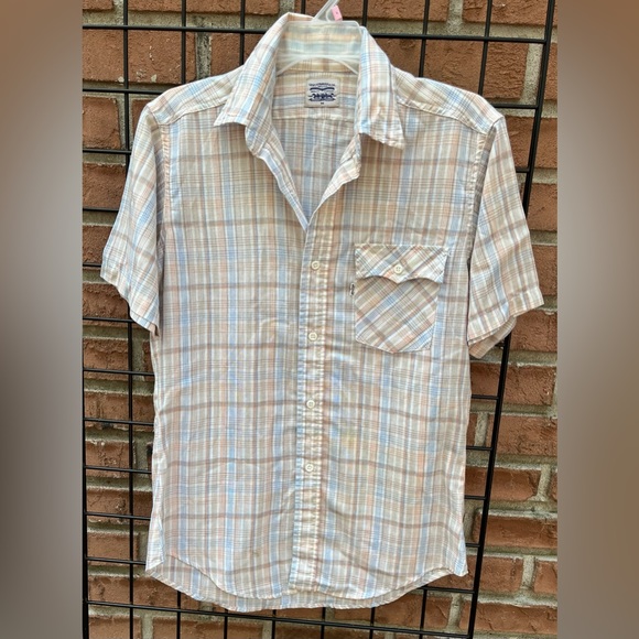 Vintage Other - Vintage Levi’s Shortsleeved Button Down Size M